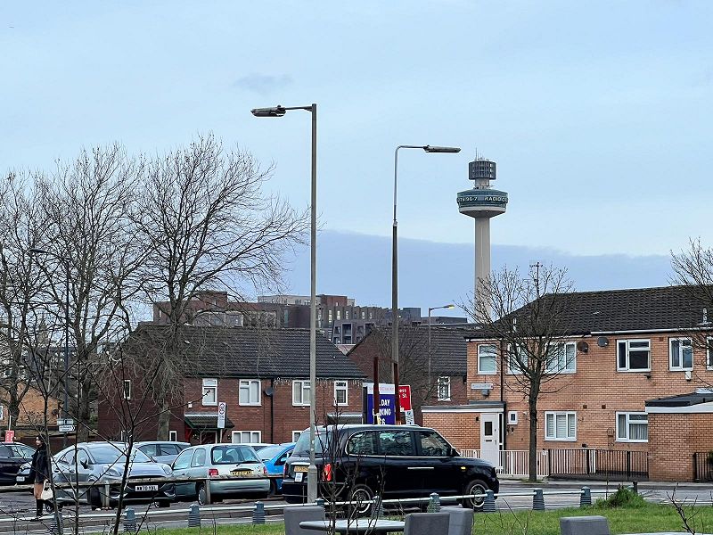 The One Glove Breakfast Show w/ Macca, Kwinzola & Mr Jonze