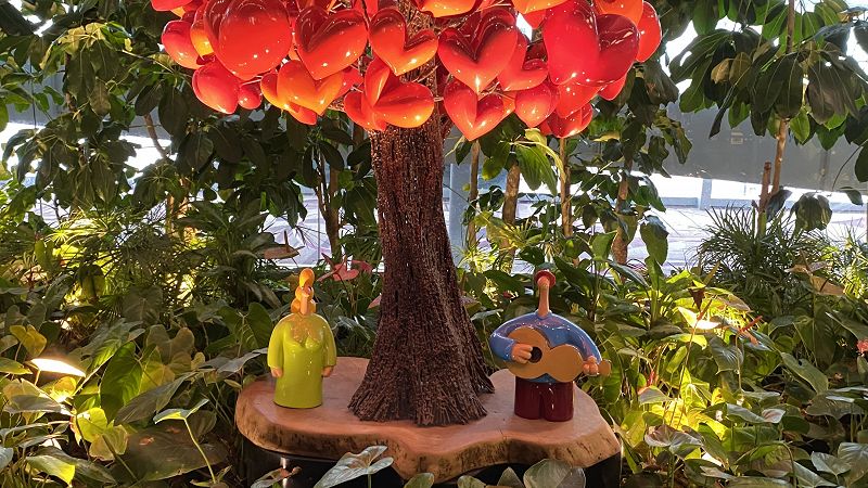 IN HIGH SPIRITS W/ LOMANDEEP