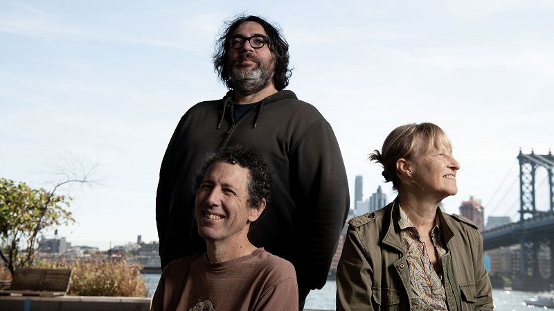 James McNew (YO LA TENGO)