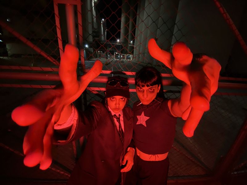 Rắn Cạp Đuôi w/ Agressive Girls, Live from Lisbon