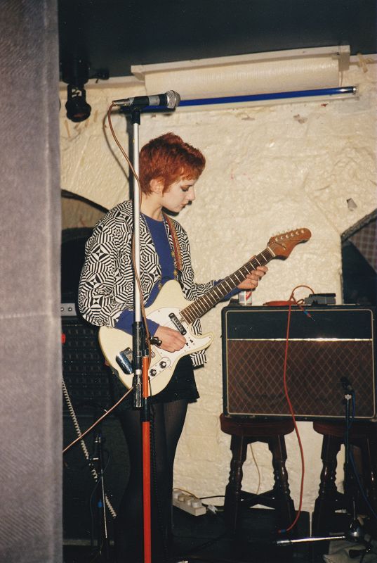 A Scene In Between w/ Samuel Knee - Scottish Indie Underground (1979-88)