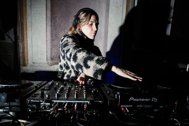 Moxie Live From Moose House, Florence