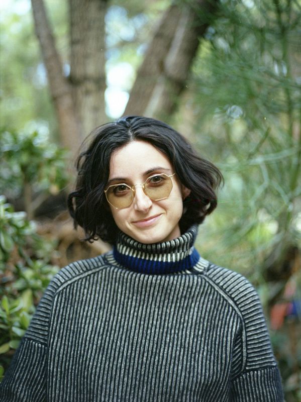 Whits & Giggles w/ Mia Schachter