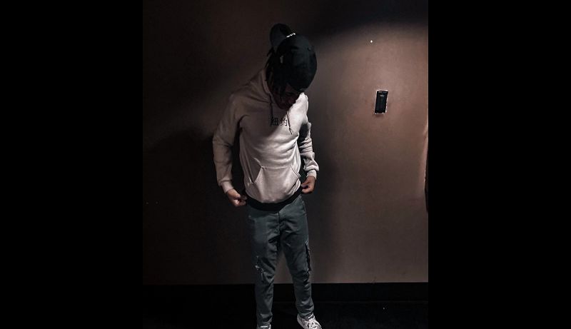 HIT A LICK RADIO W/ VVS.JAH