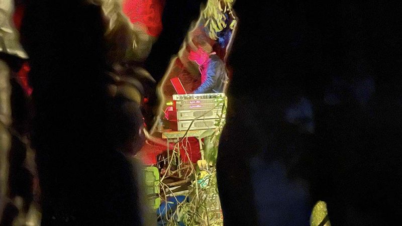 PURELY PHYSICAL TEENY TAPES W/ OSSIAN (LIVE)