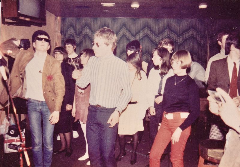 A Scene In Between w/ Samuel Knee - UK Mod Psyche/Garage Trash scene 1982-88