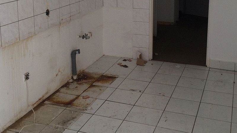 S K Y A P N E A w/ GALAS