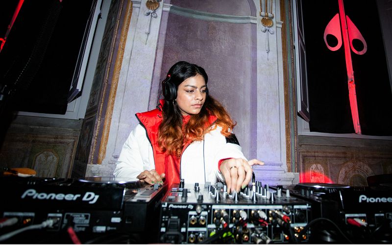 Anu Live From Moose House, Florence 