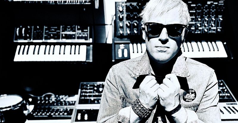 IDLE HANDS RADIO w/ GRAEME MACKINNON (HOME FRONT)