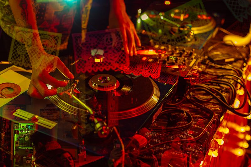 Carlos René: Un poquito de todo