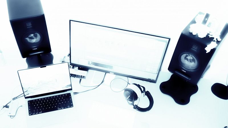 ROOMIES w/ MOBILEGIRL - music for the studio