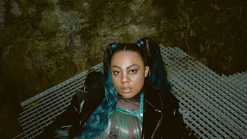 Intearnet Radio w/ Lyzza