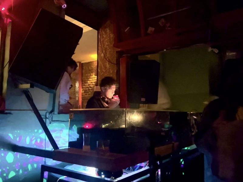 Zel Zele w/ Berk Icli Live from Gizli Bahce