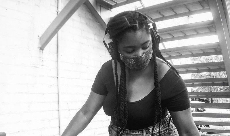 Underground & Black w/ Etta