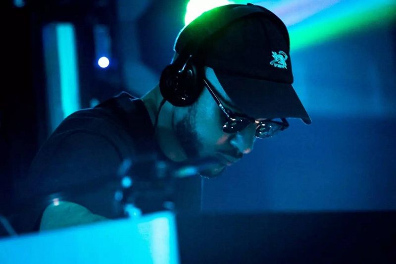 Silk Road Sounds w/ Erişen (West Asian Explorations) 