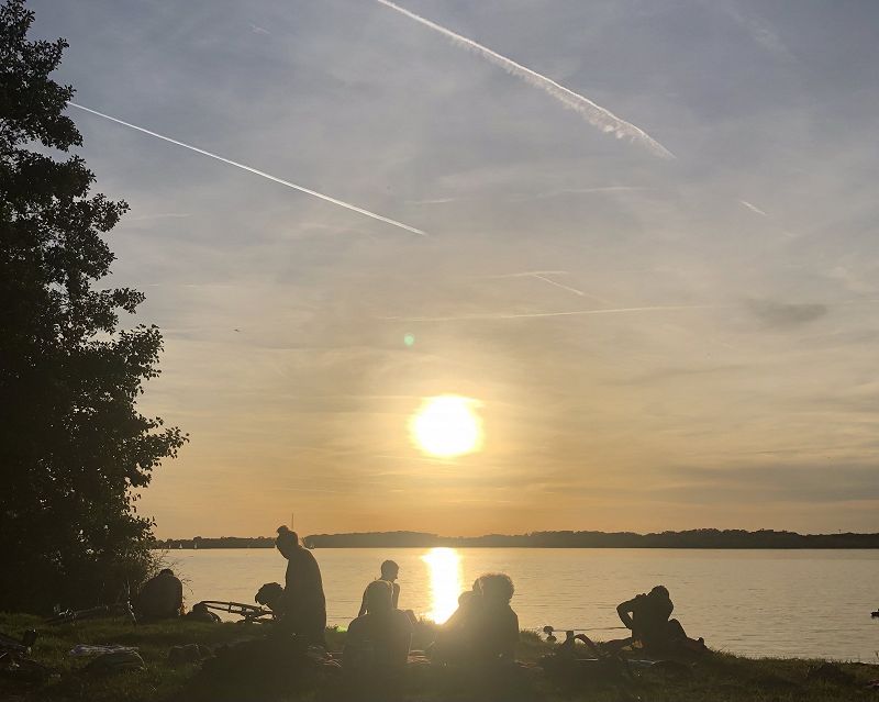 a sun-dazed drift off w/ atte pc