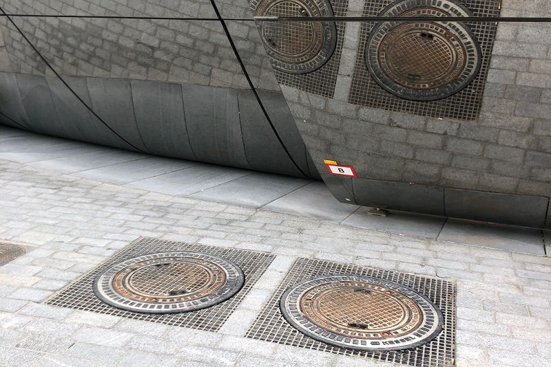 Pacing The Platform w/ upsammy