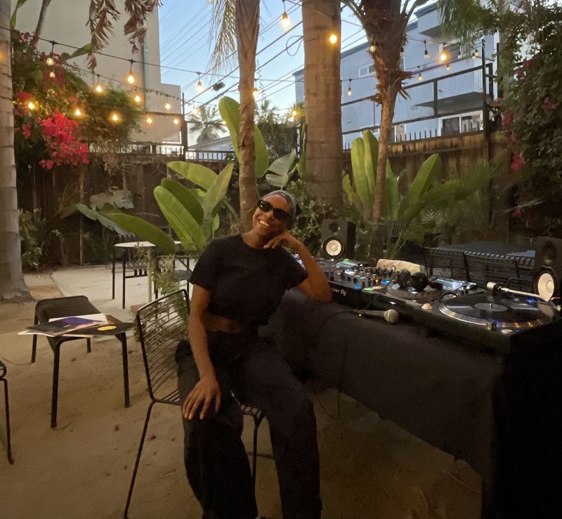 Cinnamon Sounds w/ Chloëdees