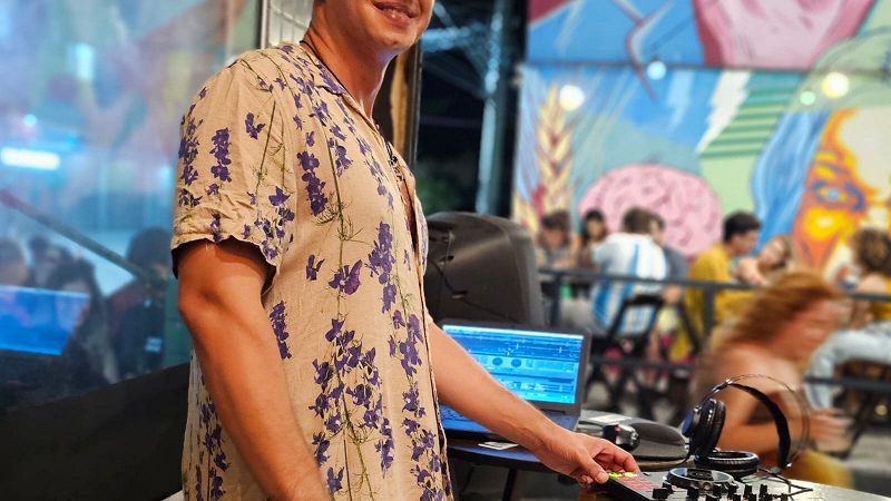 Life Metamorphosis W/ Slack Vibes 